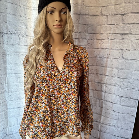 Two Spring Blouses - Picture 2 of 6